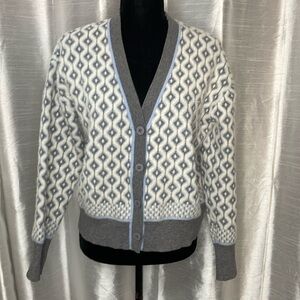 Cupcakes and Cashmere Women’s M Button Up V Neck